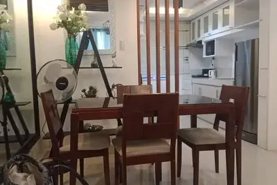 Image de Cathy Homes. Cent pas vers le centre commercial Sm Mall de Davao