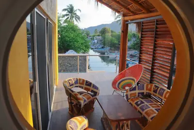 Image de Waterfront Penthouse 75m2 With Private Palapa Terrace- Infinity Pool