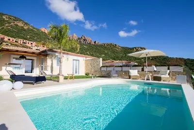 Image de Levante - Magnifique villa avec piscine et vue panoramique sur la baie de Foxi Manna