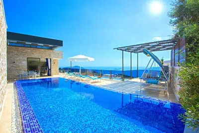 Image de Villa de luxe moderne de 3 chambres, de nombreux extras et des vues incroyables