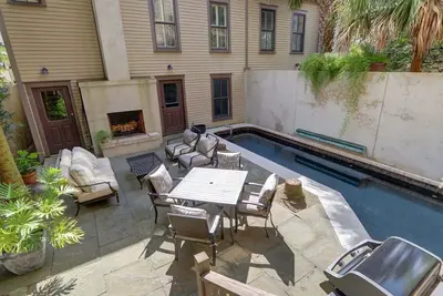 Élégante maison de transport avec accès à la piscine partagée! Étapes vers Forsyth Park