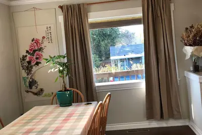 Image de Nouveau! Maison propre spacieuse près de partout