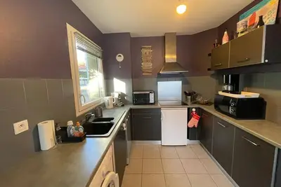 Image de Appartement en rez-de-jardin à 100m de la plage avec terrasse et parking