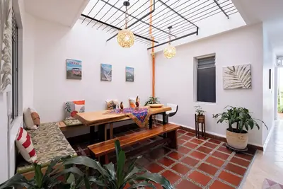 Image de Rempli de lumière, Envigado plat! Marchez vers tout!