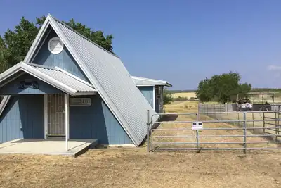 Image de Cabine au bord du lac Falcon