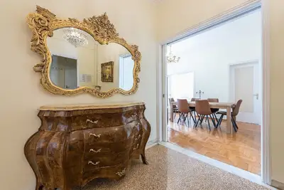 Image de Victoria Queens Palace Apartments
