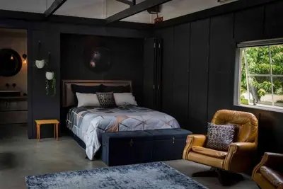 Image de Alfriston Stables - Studio de style loft urbain