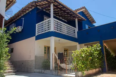 Image de Equipé d'une surveillance 24h / 24, piscine, garage, proche de l'aéroport et du centre. .