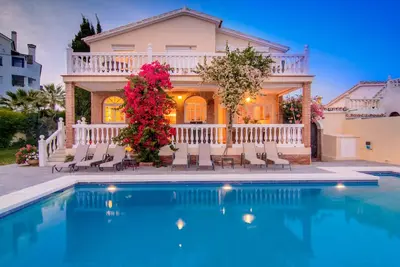 Image de Las Chapas Playa villa heated pool, terraces, garden, pergola