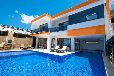 Image de Villa de luxe 2 chambres avec sauna et piscine intérieure chauffée