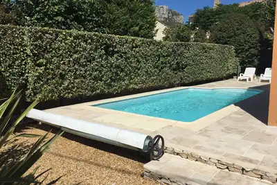 Image de Villa de charme avec piscine et jardin arboré, proche centre ville et des plages