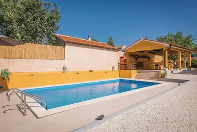 Image de Maison confortable à Barban avec WiFi