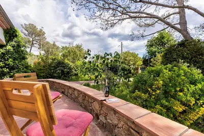 Image de Maison de vacances pour 4 personnes, près de la ville, jardin et terrasses