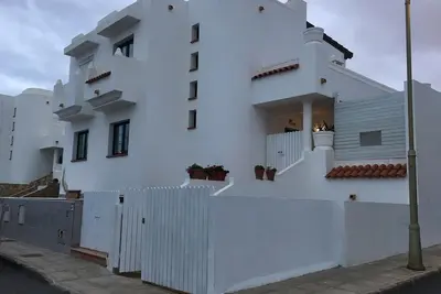 Image de Villa de 3 chambres, piscine privée chauffée, à pied de la plage
