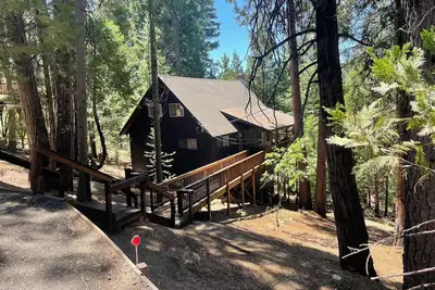 Image de Charmante escapade en chalet de style chalet acceptant les animaux de compagnie