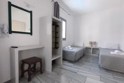 Image de Studio 2 lits simples à 30 mètres de la plage de Perissa