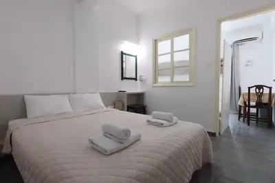 Image de Studio 3-4 personnes à 30 mètres de la plage de Perissa