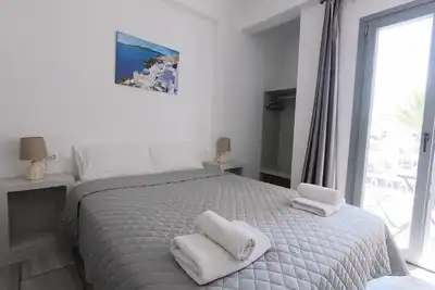 Image de Studio 2 personnes à 30 mètres de la plage de Perissa