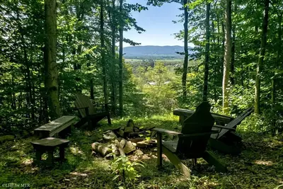 Image de Country Mile - bain à remous, vue sur la montagne, foyer au gaz, courte distance en voiture de deux stations de ski et de deux parcs d'État
