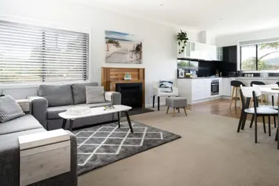 Image de Rosebud: Plage / Films / Sources chaudes / Vignobles / Golf