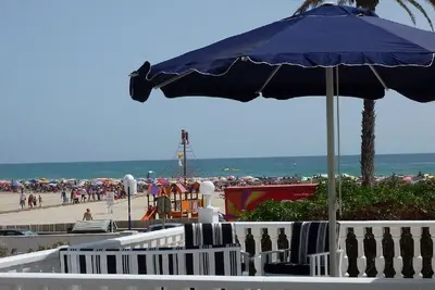 Beach villa avec piscine privée sur le front de mer de La Zenia Plage