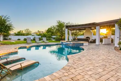 Image de Parfait pour les Grands Groupes! Maison de rêve de l'artiste! 18 couchages