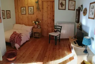 Image de La maison dans les bois. Vacances avec ski, plaisir et détente