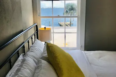 Image de Melbourne Waterfront - 2 Bed 2 Bath - Entire Apartment