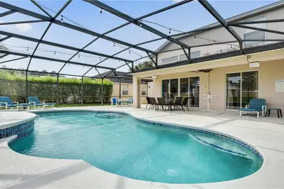 Image de Premium 5 Bed, 4 Bath Villa w / Private Pool, Only 15 mins to Disney gates!