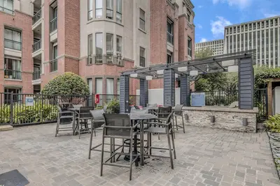 Image de Greenway |  Contemporary Cozy Unit