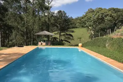 Image de Site avec d'excellentes infrastructures, accès pavé et options de loisirs.