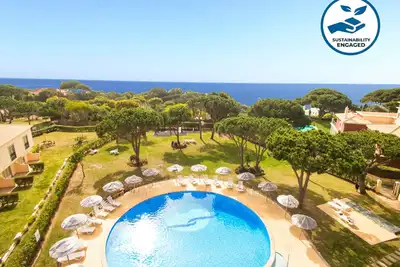 Image de 2br Apt w/ Pool – Near Oura Strip & Beach