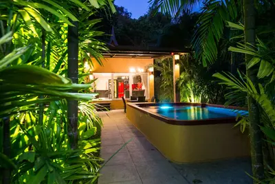 Image de Suite Sunset Rouge avec piscine gérée par l'hôtel