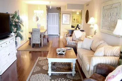 Image de Charme de chalet dans un condo en bord de mer