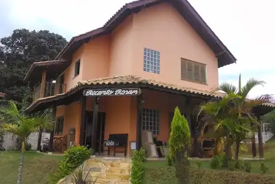 Image de Endroit confortable avec piscine et barbecue