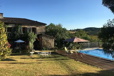 Image de Méga piscine et nature en famille!