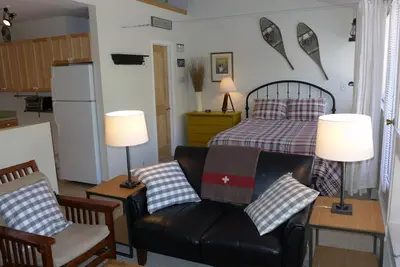 Image de East Vail Studio sur la ligne de bus