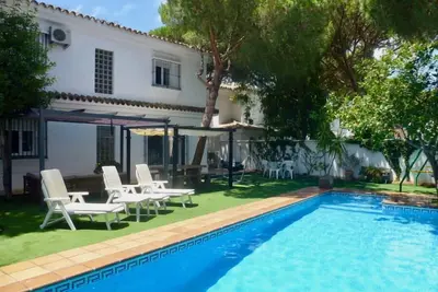Image de Villa à Chiclana de la Frontera, Andalousie, Espagne avec piscine privée pour 10 personnes