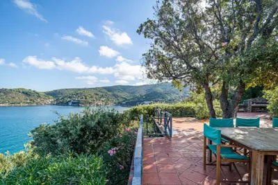 Image de Villa Tramonto facing the seashore