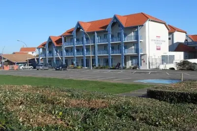 Image de Appartement T3 avec piscine, sauna en front de mer à Biscarrosse Plage