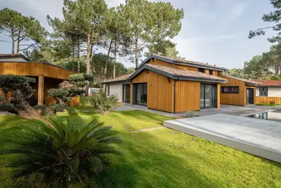 Image de Villa 5 chambres à Biscarrosse avec piscine chauffée, wifi, proche océan