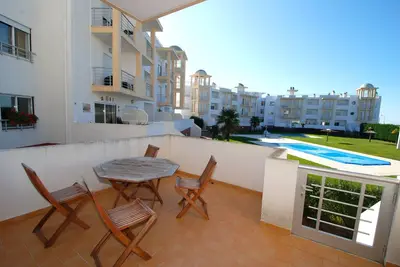 Image de Turtle - Appartement de 3 chambres avec 2 piscines partagées et terrasse privée.