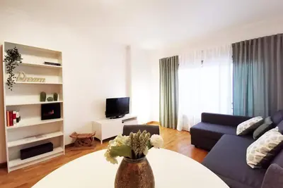 Image de Appartement au centre-ville près de la station de métro expo29