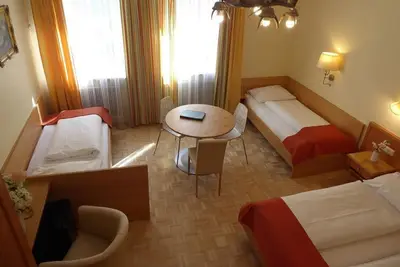 Image de Hot Deal Chambre quadruple non remboursable - Adlerhof, Pension