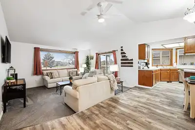 Image de 11ème tee! Maison entière avec terrain de golf dans la cour arrière!