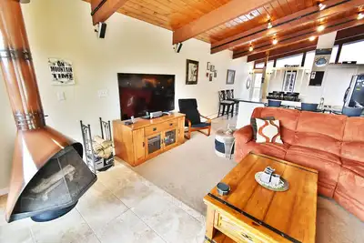 Image de Dillon Ski Townhouse - Foyer au bois, promenade jusqu'à la salle à manger, parcs. Accès facile aux pistes, magasins, activités