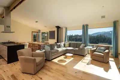 Image de vues panoramiques et proche des stations de ski Nv, vélo et randonnée!