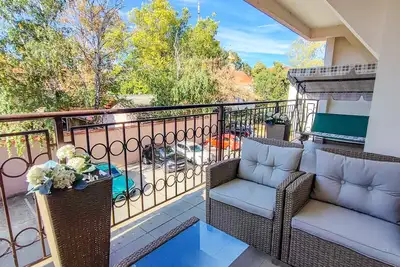 Image de Appartement central de 2 chambres de 65 m² avec parking gratuit et grande terrasse