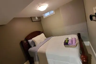 Image de Bel Appartement PRIVÉ Une Chambre Sur La Route De L'AÉROPORT! !