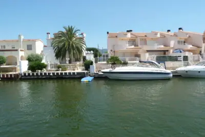 214-Belle villa de pêcheur avec vue canal